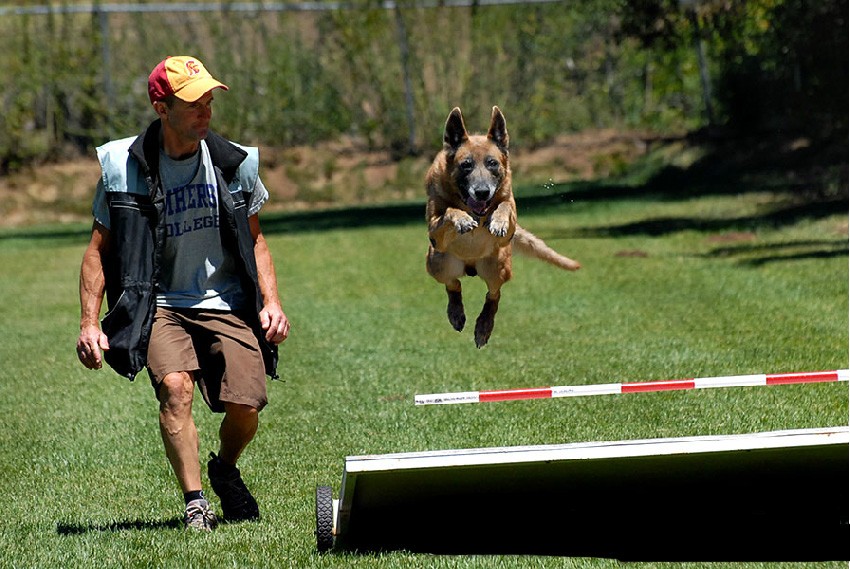 Larry-Shannon-with-Comte-des-Contes-DHoffman